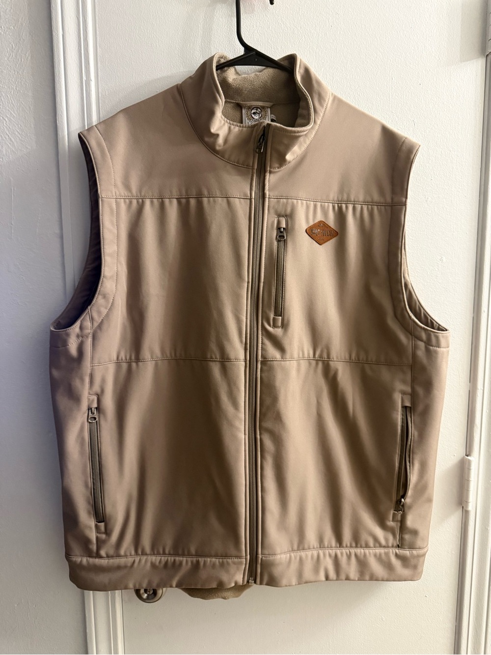 Cinch Men's Tan Softshell Vest with Zip Pockets